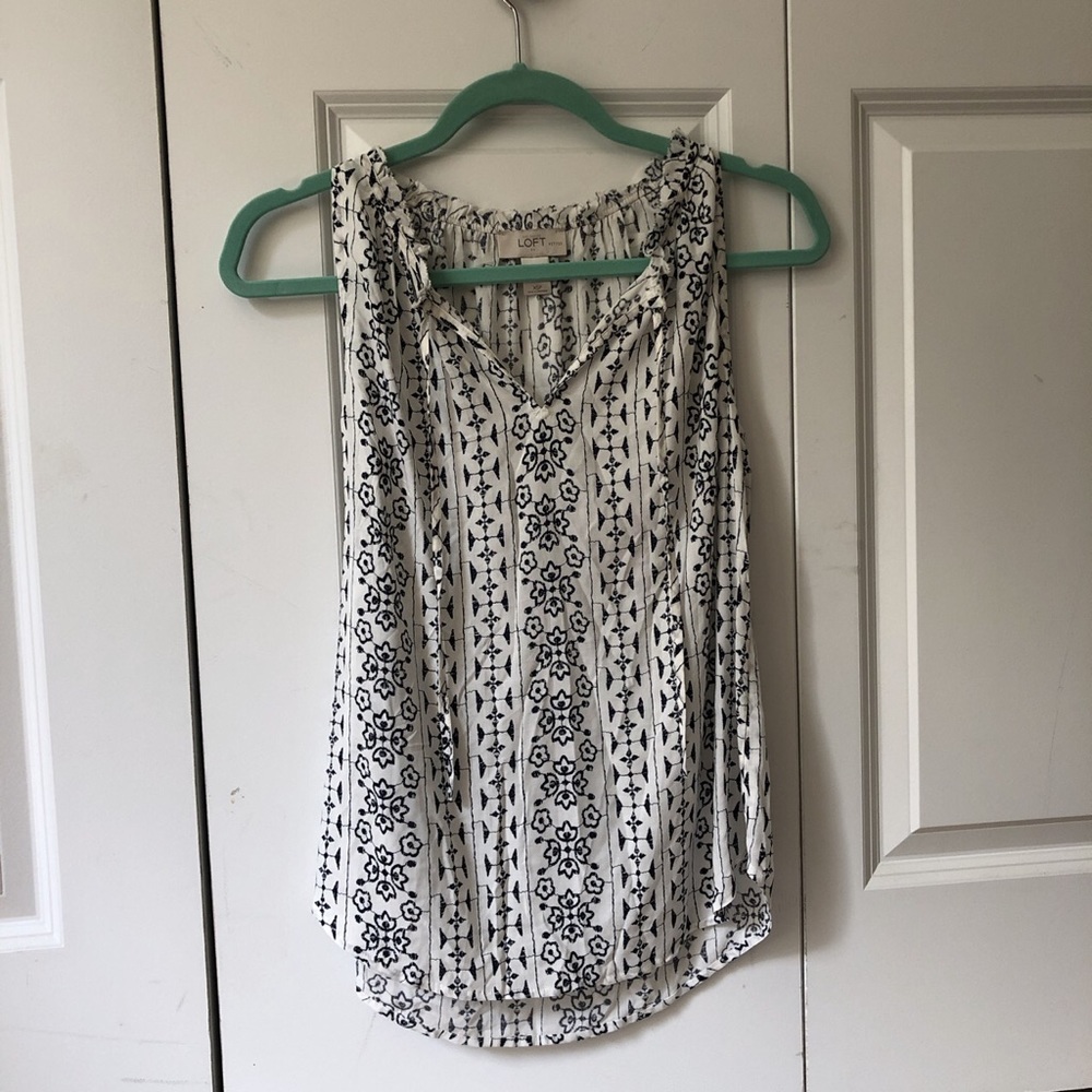 Sleeveless blouse